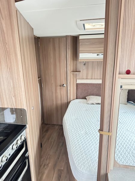 ✨STUNNING SWIFT CORNICHE 4 BERTH FIXED BED✨ 387096055