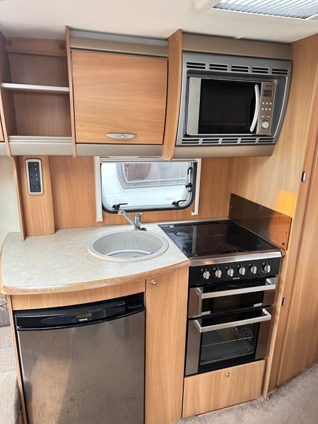 ✨STUNNING SWIFT CHALLENGER 4 BERTH FIXED BED✨ 387096115