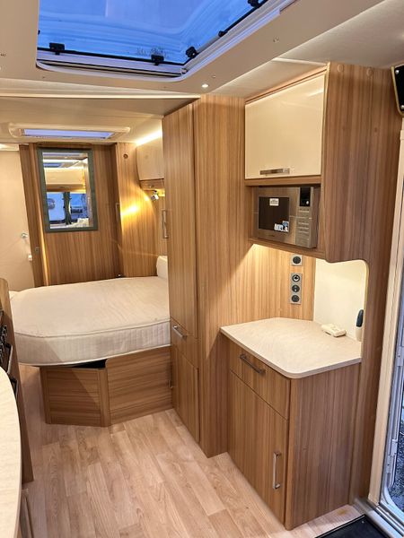 ✨STUNNING LUNAR ULTIMA 4 BERTH ISLAND BED✨ 387096240