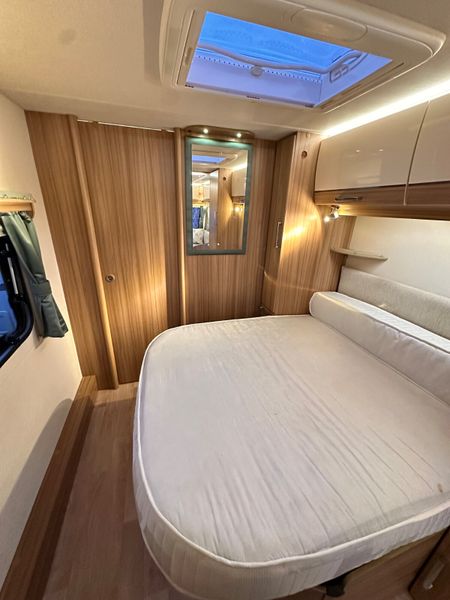 ✨STUNNING LUNAR ULTIMA 4 BERTH ISLAND BED✨ 387096244