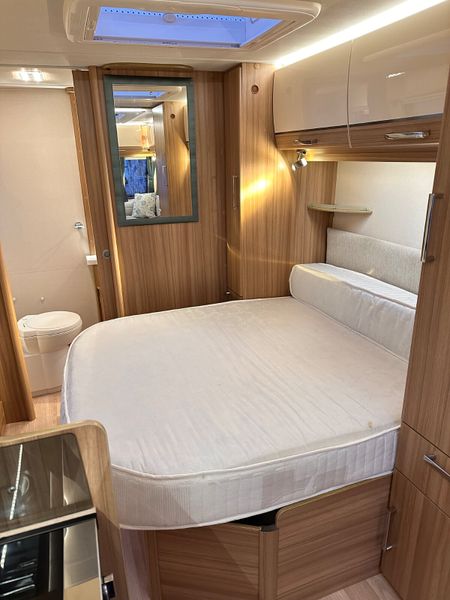 ✨STUNNING LUNAR ULTIMA 4 BERTH ISLAND BED✨ 387096246