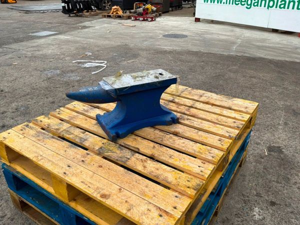UNUSED / NEW   CAST IRON ANVIL......90kg.......349 387005844