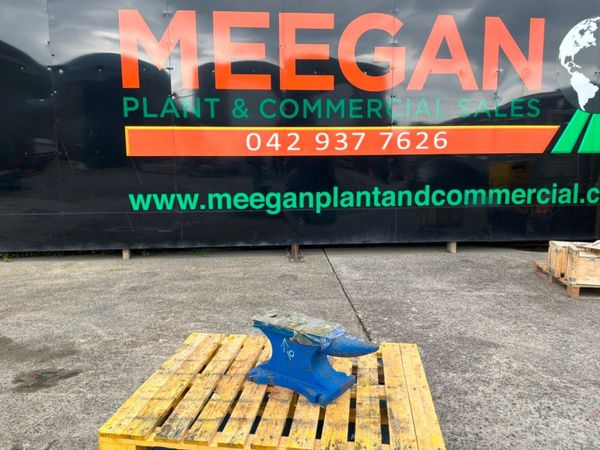 UNUSED / NEW   CAST IRON ANVIL......90kg.......349 387005824