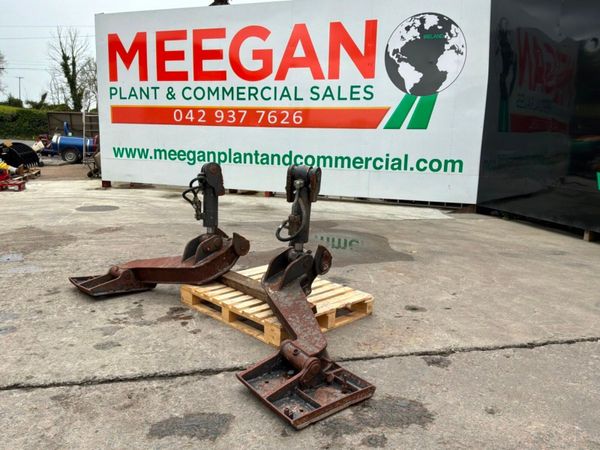 HYDRAULIC  STABILISER / JACK LEGS ASSEMBLY. 387033558