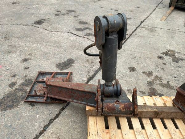 HYDRAULIC  STABILISER / JACK LEGS ASSEMBLY. 387033565