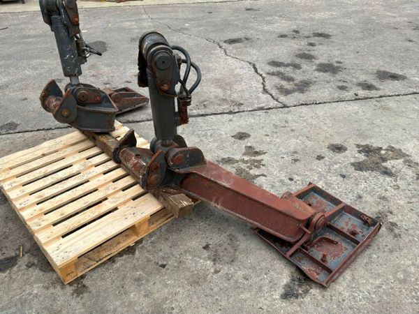 HYDRAULIC  STABILISER / JACK LEGS ASSEMBLY. 387033585
