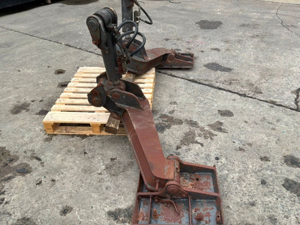 HYDRAULIC  STABILISER / JACK LEGS ASSEMBLY. 387033587