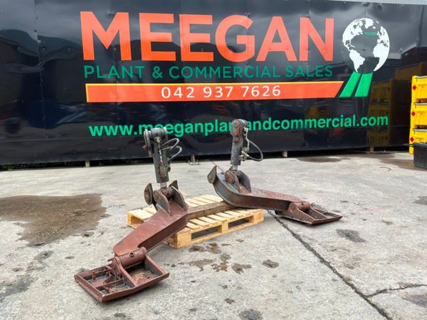 HYDRAULIC  STABILISER / JACK LEGS ASSEMBLY. 387033593