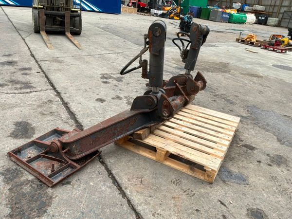 HYDRAULIC  STABILISER / JACK LEGS ASSEMBLY. 387033596