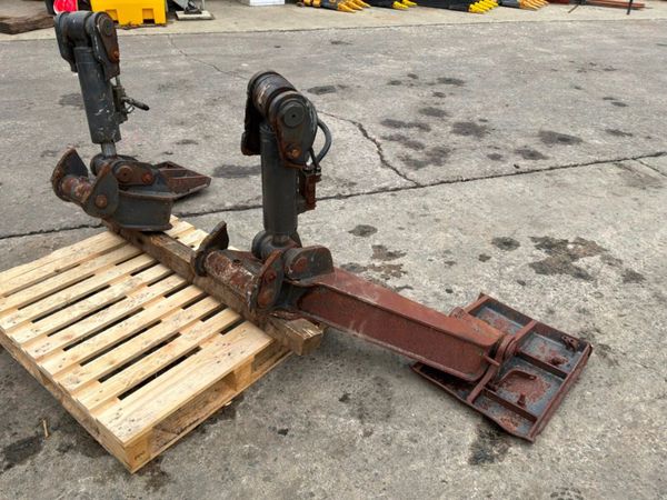 HYDRAULIC  STABILISER / JACK LEGS ASSEMBLY. 387033599