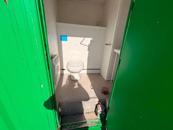 25 x 9 Welfare Unit ...10 kva generator ...1,000 h 387104958