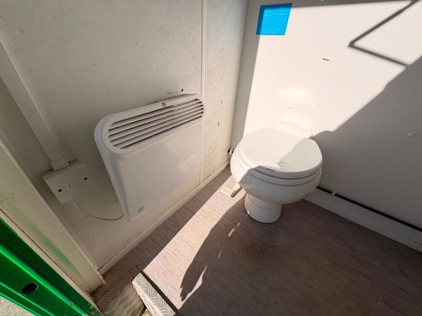 25 x 9 Welfare Unit ...10 kva generator ...1,000 h 387104961
