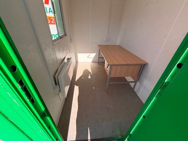 25 x 9 Welfare Unit ...10 kva generator ...1,000 h 387104970