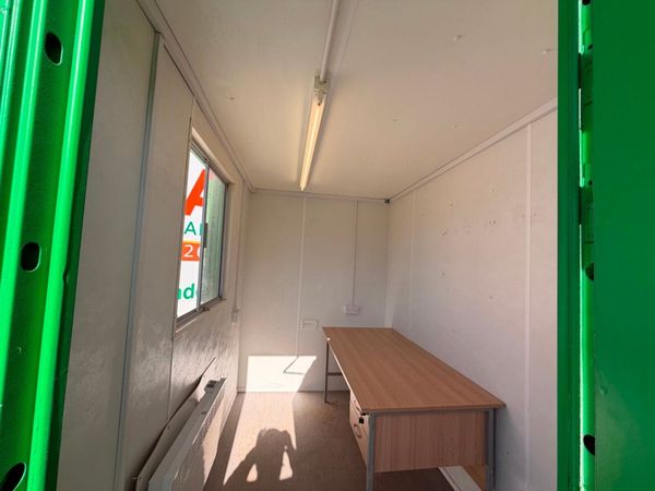 25 x 9 Welfare Unit ...10 kva generator ...1,000 h 387104971