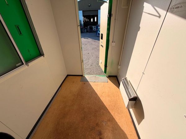 25 x 9 welfare unit , canteen , office  toilet...N 387104984