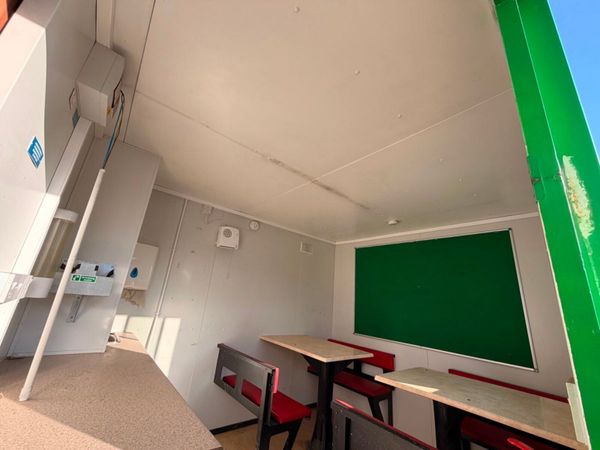 25 x 9 welfare unit , canteen , office  toilet...N 387104989