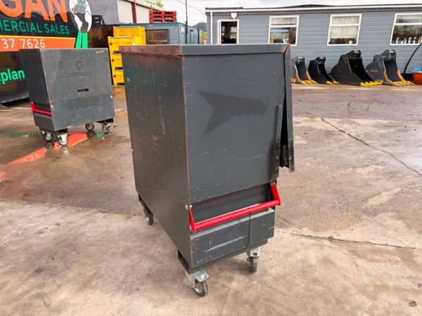 ARMORGARD lock box , tool store , job box ....3659 387118050