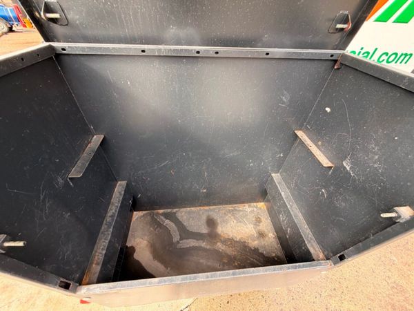 ARMORGARD lock box , tool store , job box ....3659 387118053