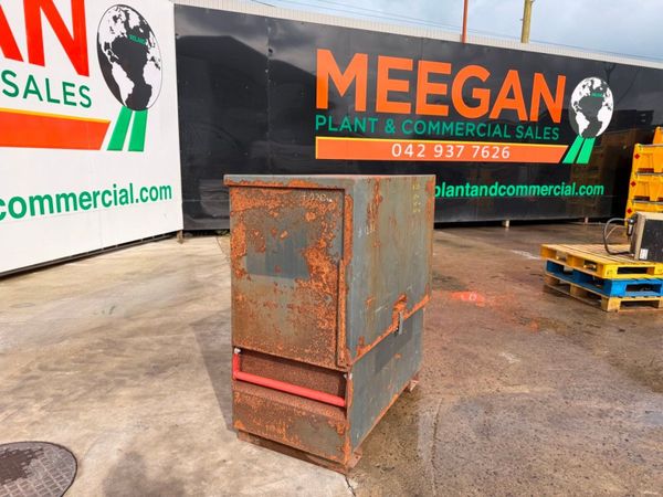 ARMORGARD lock box , tool store , job box ....1238 387118060
