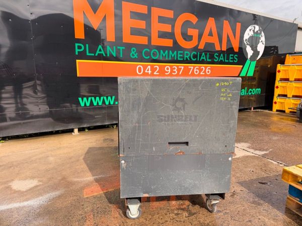 ARMORGARD , lock box , tool store , job box ....17 387118025