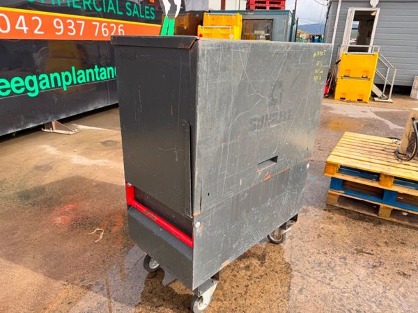 ARMORGARD , lock box , tool store , job box ....17 387118028