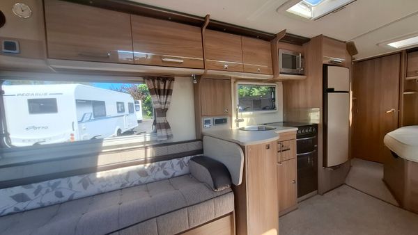 Bailey Unicorn Barcelona Fixed Bed Caravan 387124601