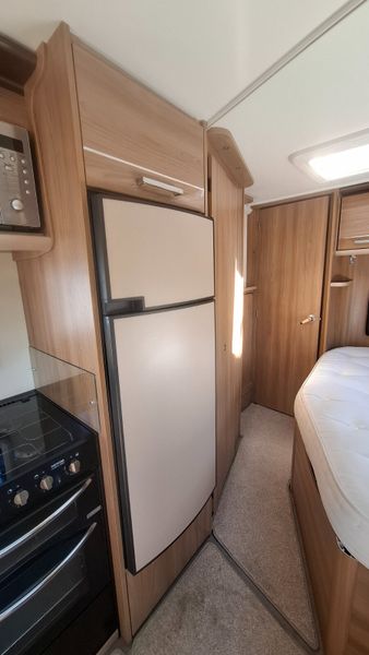 Bailey Unicorn Barcelona Fixed Bed Caravan 387124605