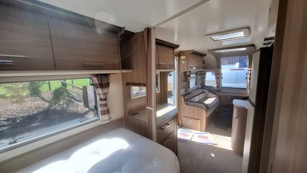 Bailey Unicorn Barcelona Fixed Bed Caravan 387124607