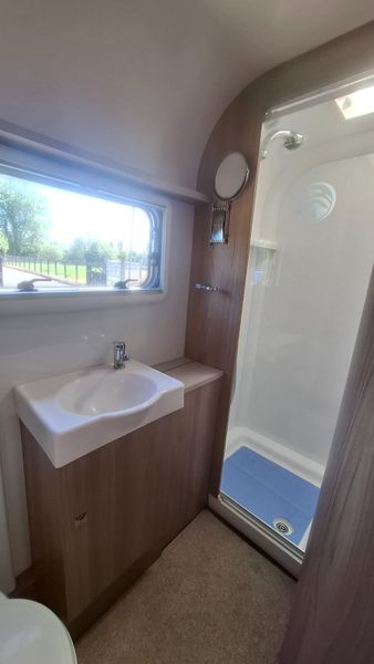 Bailey Unicorn Barcelona Fixed Bed Caravan 387124615
