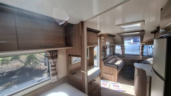 Bailey Unicorn Barcelona Fixed Bed Caravan 387124617