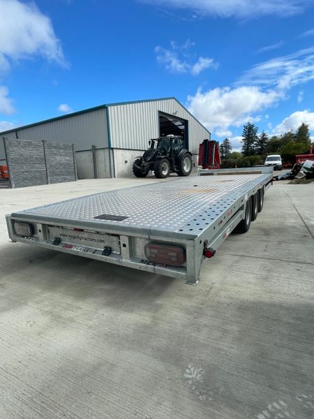 MCN 18X7 Tri Axle Trailer 387251562