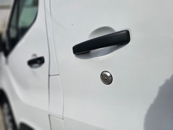 RENAULT TRAFIC HIGH ROOF // NEW DOE 387282664