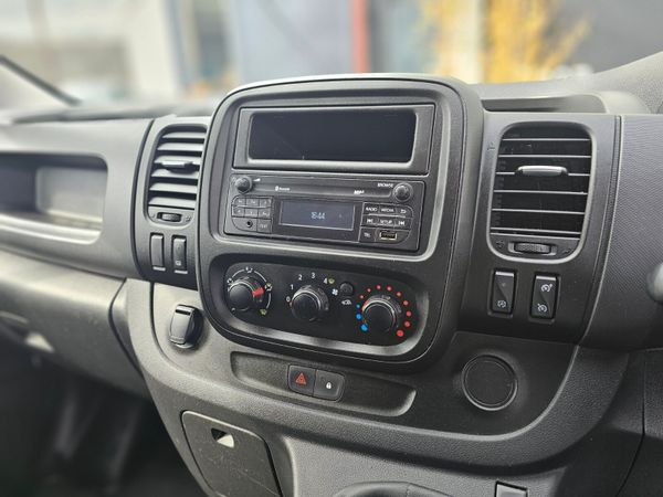 RENAULT TRAFIC HIGH ROOF // NEW DOE 387282686