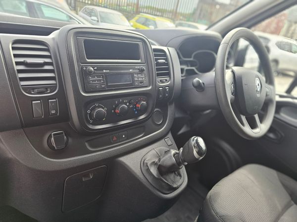 RENAULT TRAFIC HIGH ROOF // NEW DOE 387282688
