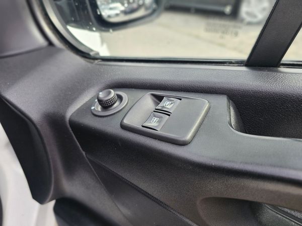 RENAULT TRAFIC HIGH ROOF // NEW DOE 387282700
