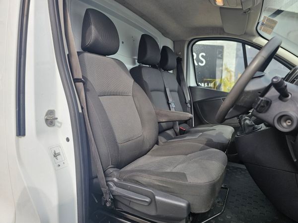 RENAULT TRAFIC HIGH ROOF // NEW DOE 387282701