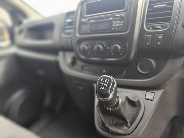 RENAULT TRAFIC HIGH ROOF // NEW DOE 387282710
