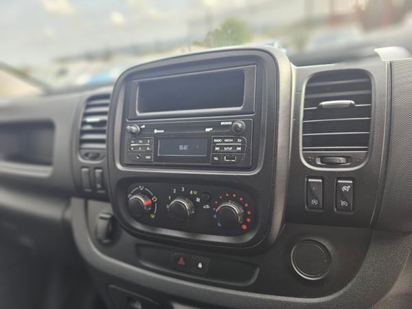 RENAULT TRAFIC HIGH ROOF // NEW DOE 387282712