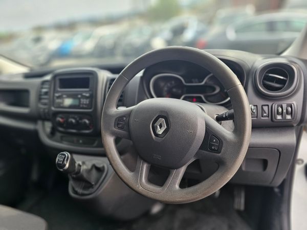 RENAULT TRAFIC HIGH ROOF // NEW DOE 387282713