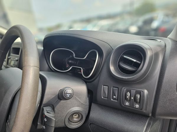 RENAULT TRAFIC HIGH ROOF // NEW DOE 387282715