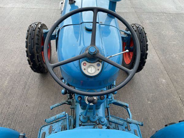 Fordson Dexta 387340687