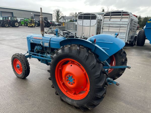 Fordson Dexta 387340695