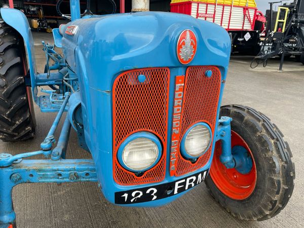 Fordson Dexta 387340707