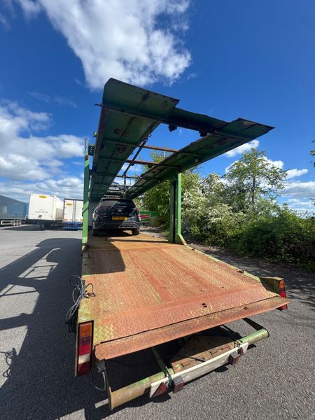Vehicle transporter 387347625