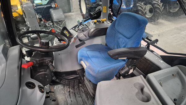 New Holland T6030 Elite 387353676