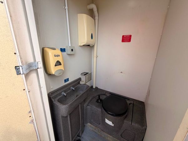 25 X 9 welfare cabin , toilet , canteen , generato 387356053