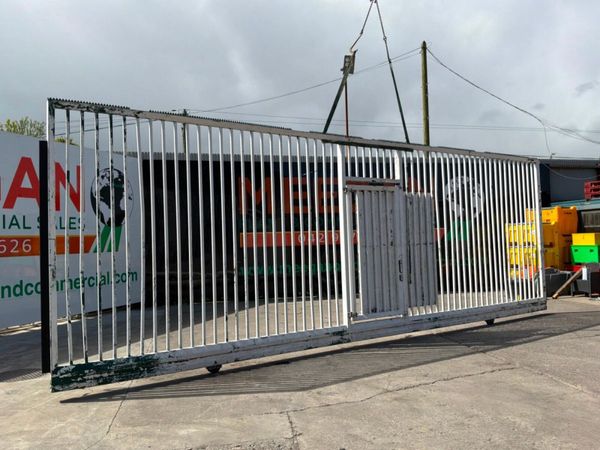 30ft x 10ft HEAVY DUTY SLIDING GATE...........4580 387367467