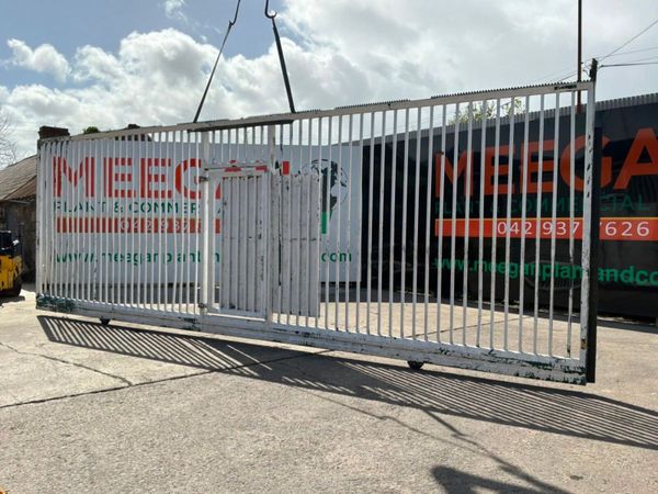 30ft x 10ft HEAVY DUTY SLIDING GATE...........4580 387367494