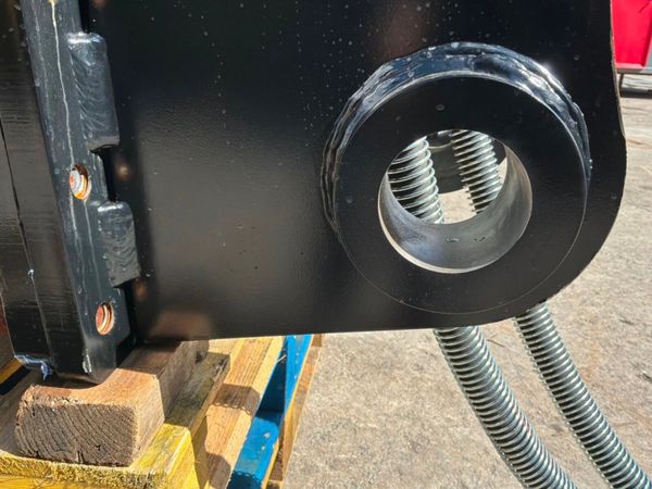 UNUSED JCB HM200t HAMMER.....90mm PINS.....2572. 387564076