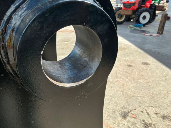 UNUSED JCB HM200t HAMMER.....90mm PINS.....2572. 387564084